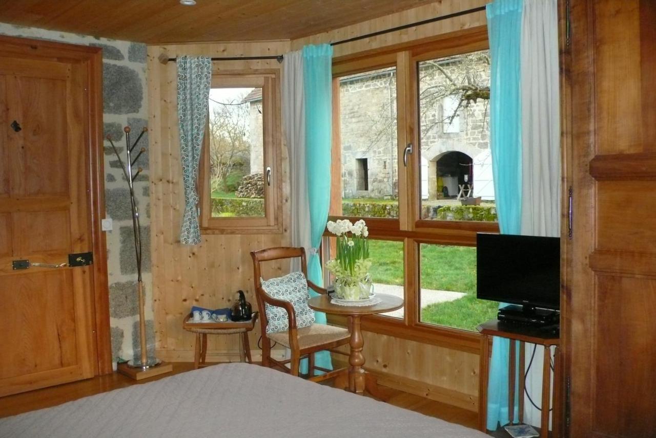Chez Geppetto Bed and Breakfast Saint-Georges-Nigremont Εξωτερικό φωτογραφία